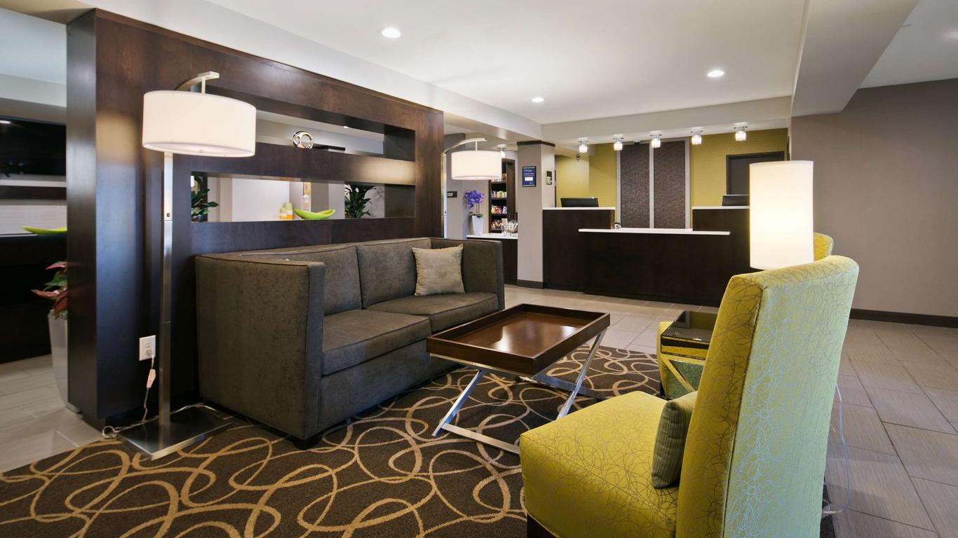 Best Western Harvest Inn & Suites