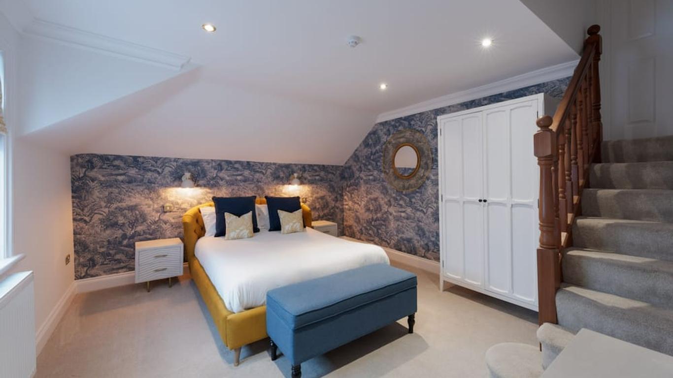 The Clarence Boutique Rooms